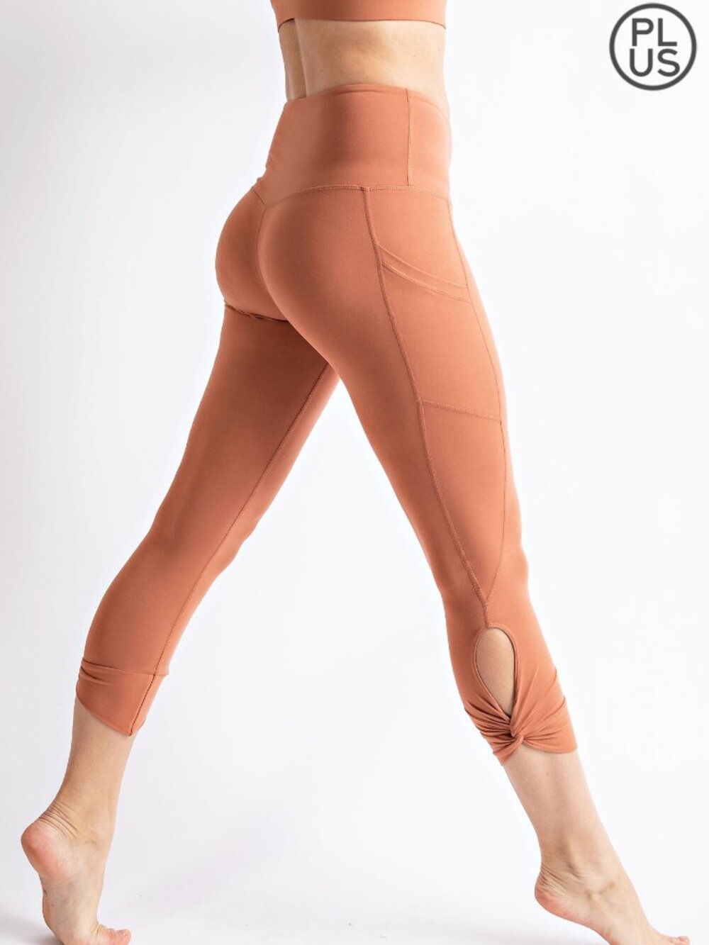 WOMENS SOFT SEAM DETAIL CAPRI KEYHOLE YOGA LEGGINGS W/POCKETS 1X-3X DESERT SUN
